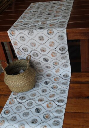 Circles on Cream - Runner