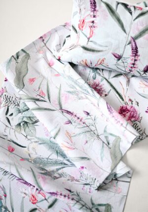 Verano Flowers - Table Runner